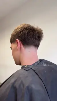 Miniatura video galería barbería Att' Barber Style 17